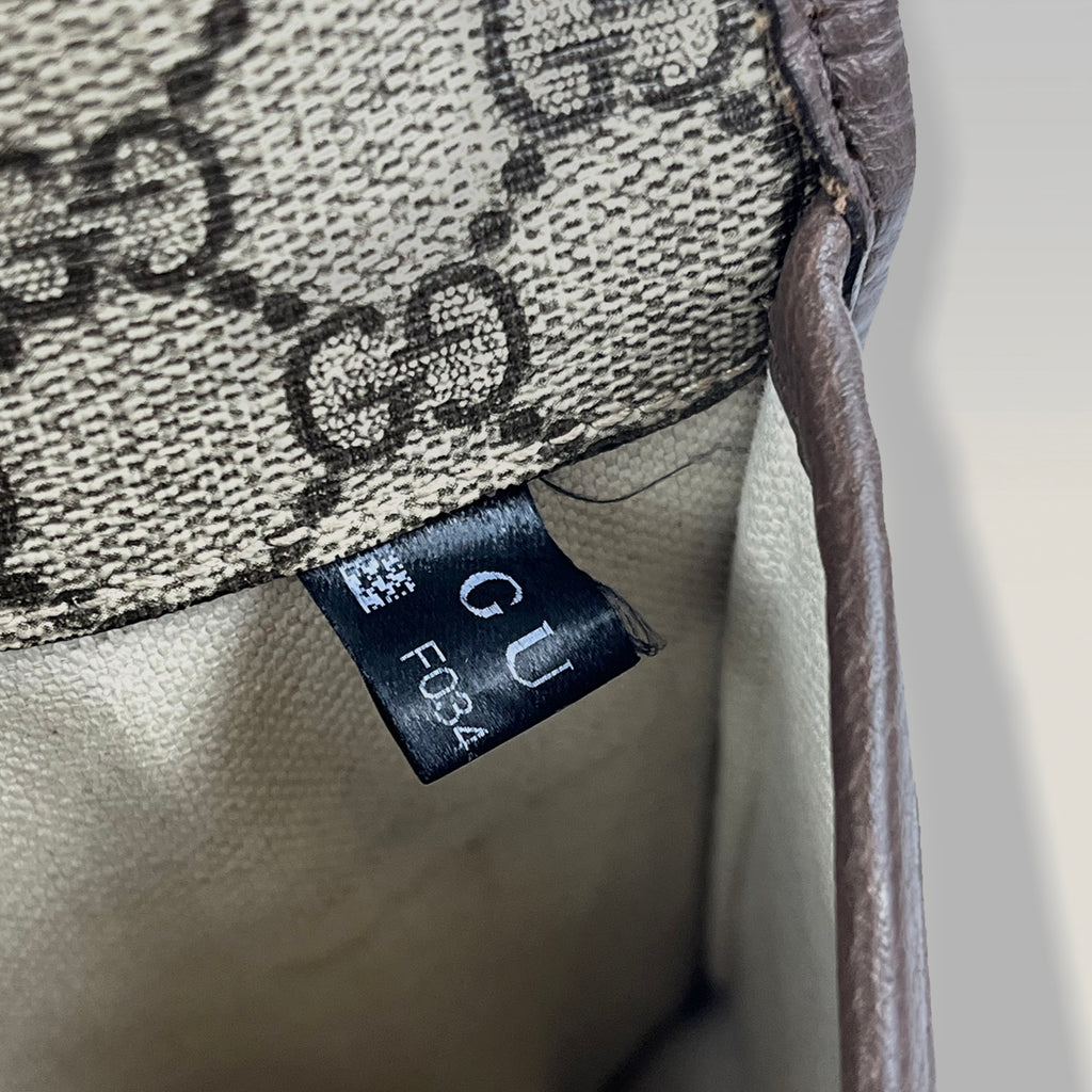 Gucci GG Supreme borsa con testa di tigre e tracolla Web