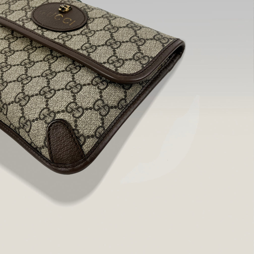 Gucci GG Supreme borsa con testa di tigre e tracolla Web