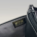 Chanel WOC Camellia Nera in Pelle di Agnello con Catena Argentata e Carta di Autenticità – Vintage