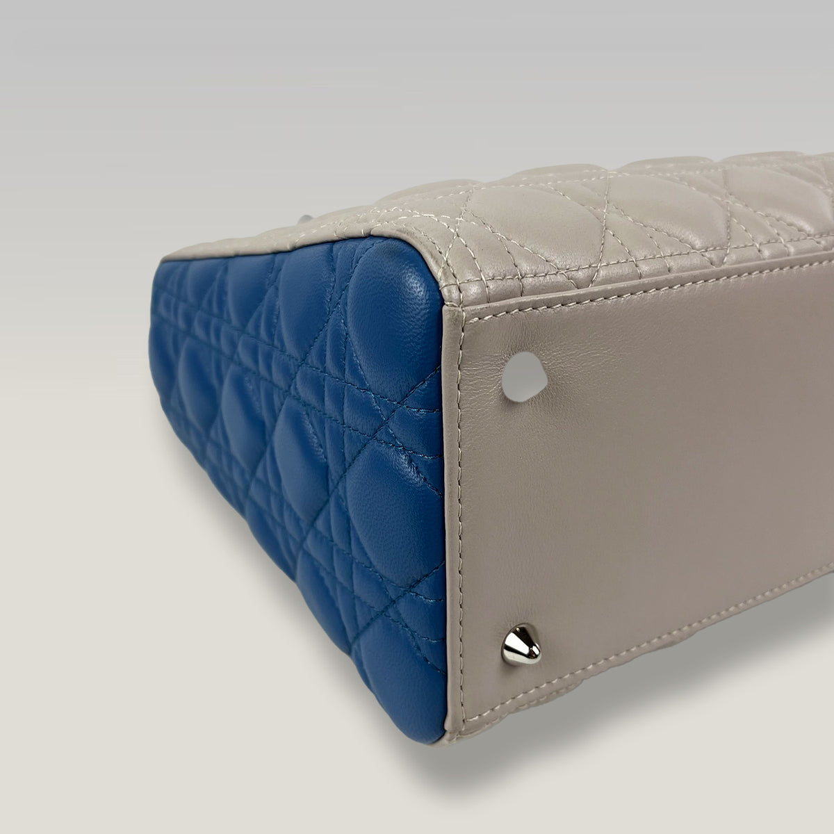 Dior Lady Dior Medium in Pelle Cannage Multicolor Beige, Blu e Fucsia con Hardware Argento