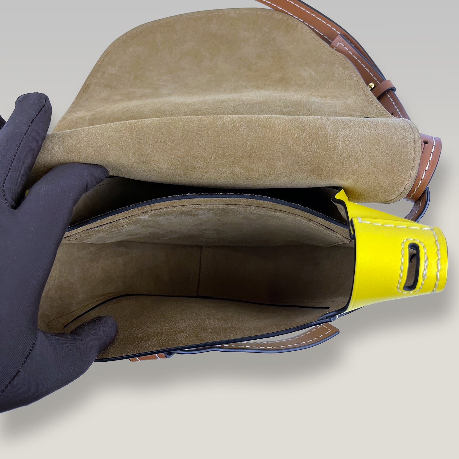 Loewe Gate Medium Borsa a Tracolla Verde e Gialla in Pelle
