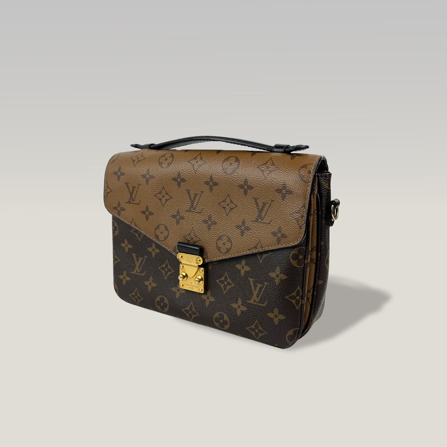 Louis Vuitton Pochette Métis Monogram Reverse