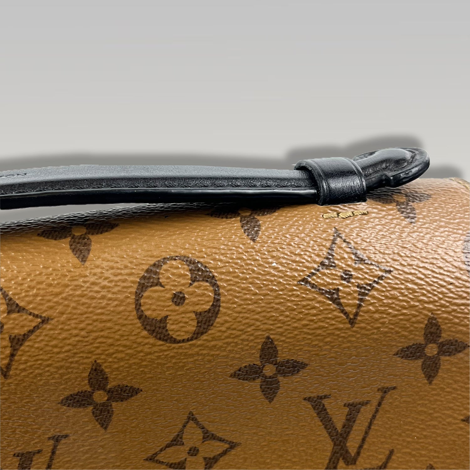 Louis Vuitton Pochette Métis Monogram Reverse 