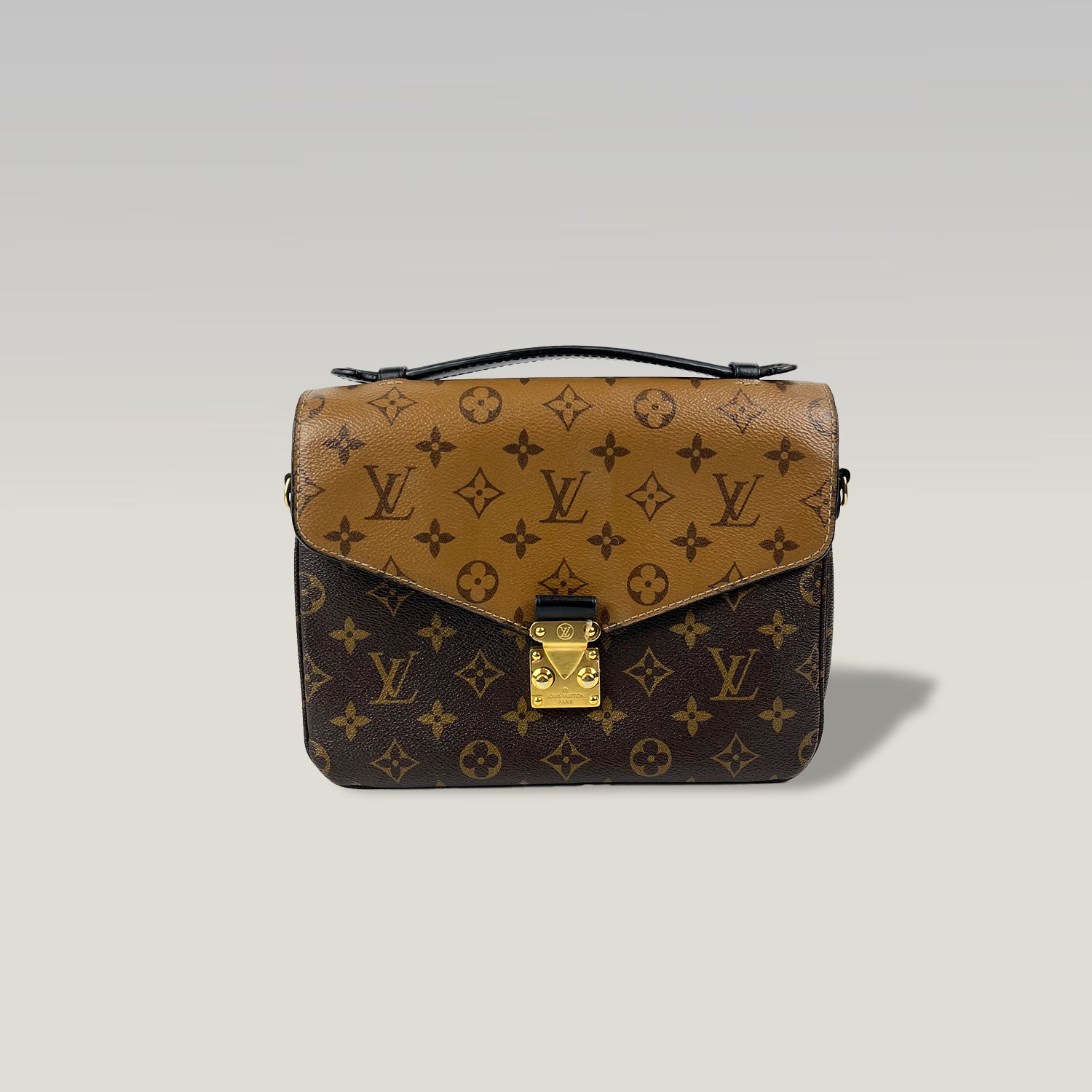 Louis Vuitton Pochette Métis Monogram Reverse