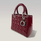Dior Lady Dior Media in Pelle Verniciata Rossa Cannage con Tracolla
