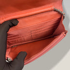 Chanel Wallet on Chain in vernice rosa – hardware argentato