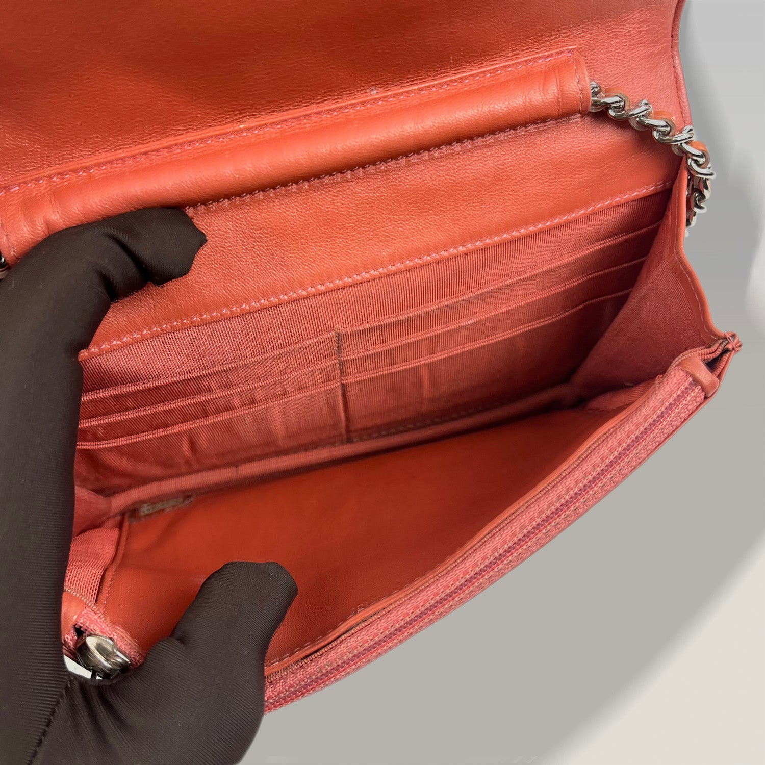 Chanel Wallet on Chain in vernice rosa – hardware argentato