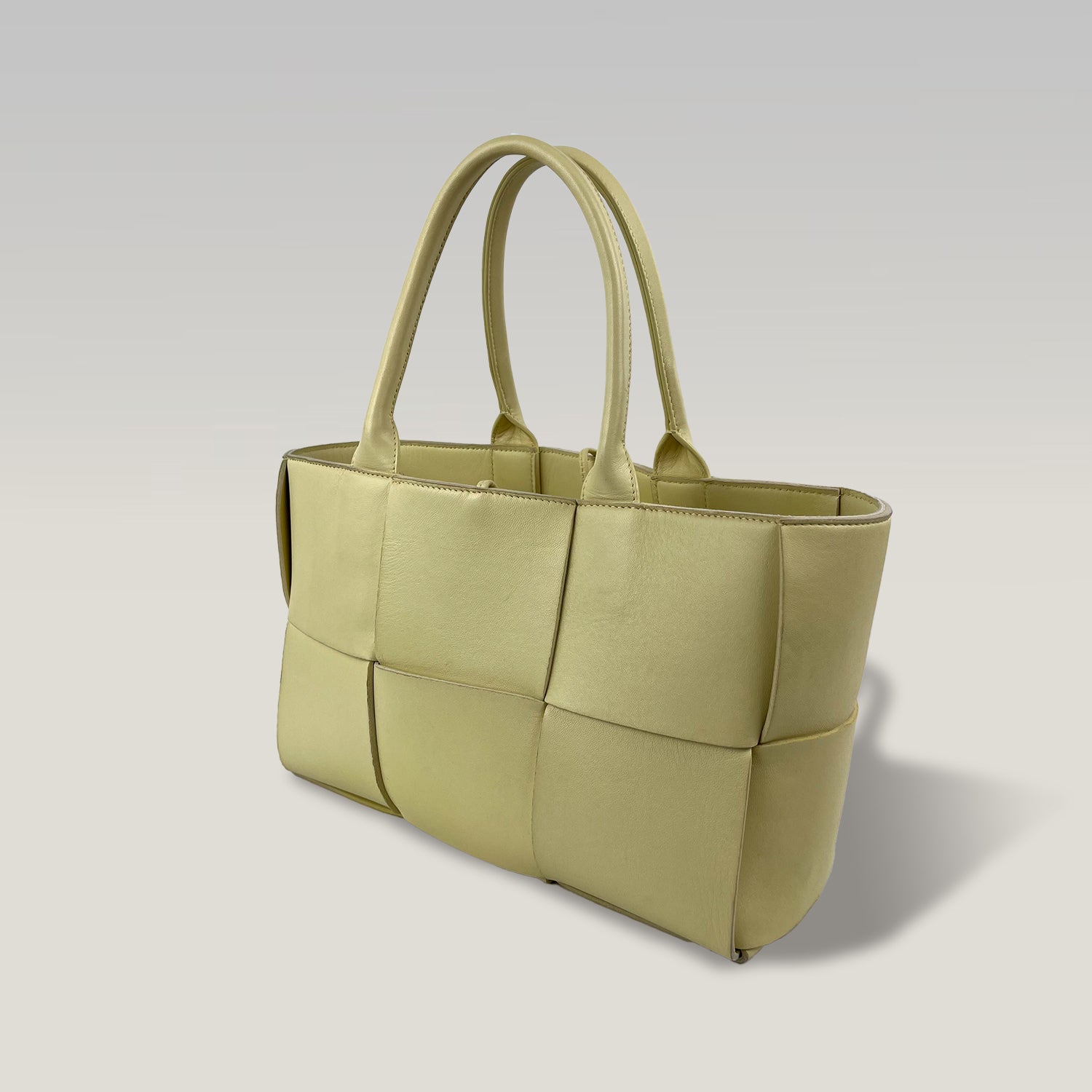 Bottega Veneta Arco Small Tote Bag Beige in Pelle Intrecciata Maxi – Borsa Shopping Donna 30 cm