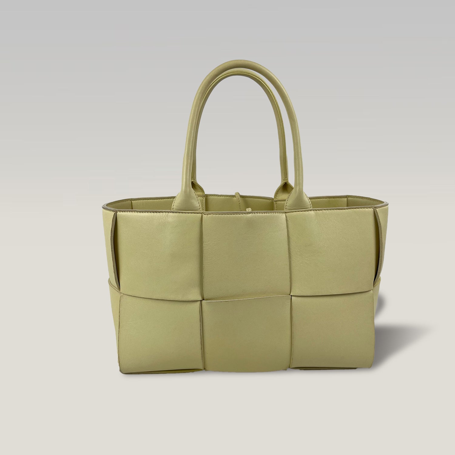 Bottega Veneta Arco Small Tote Bag Beige in Pelle Intrecciata Maxi – Borsa Shopping Donna 30 cm
