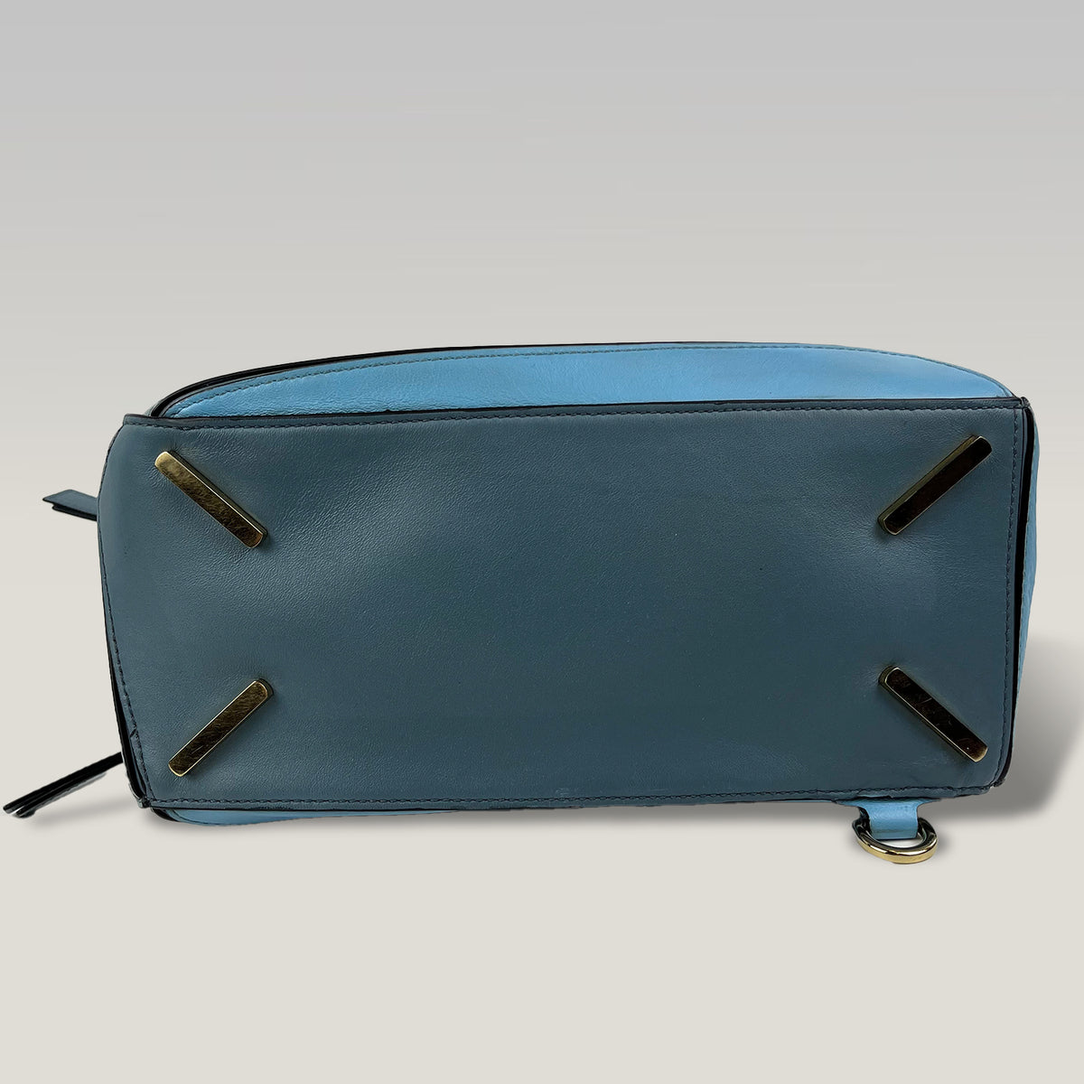 Loewe Puzzle Medium in Pelle Color Block Azzurra e Grigia con Tracolla