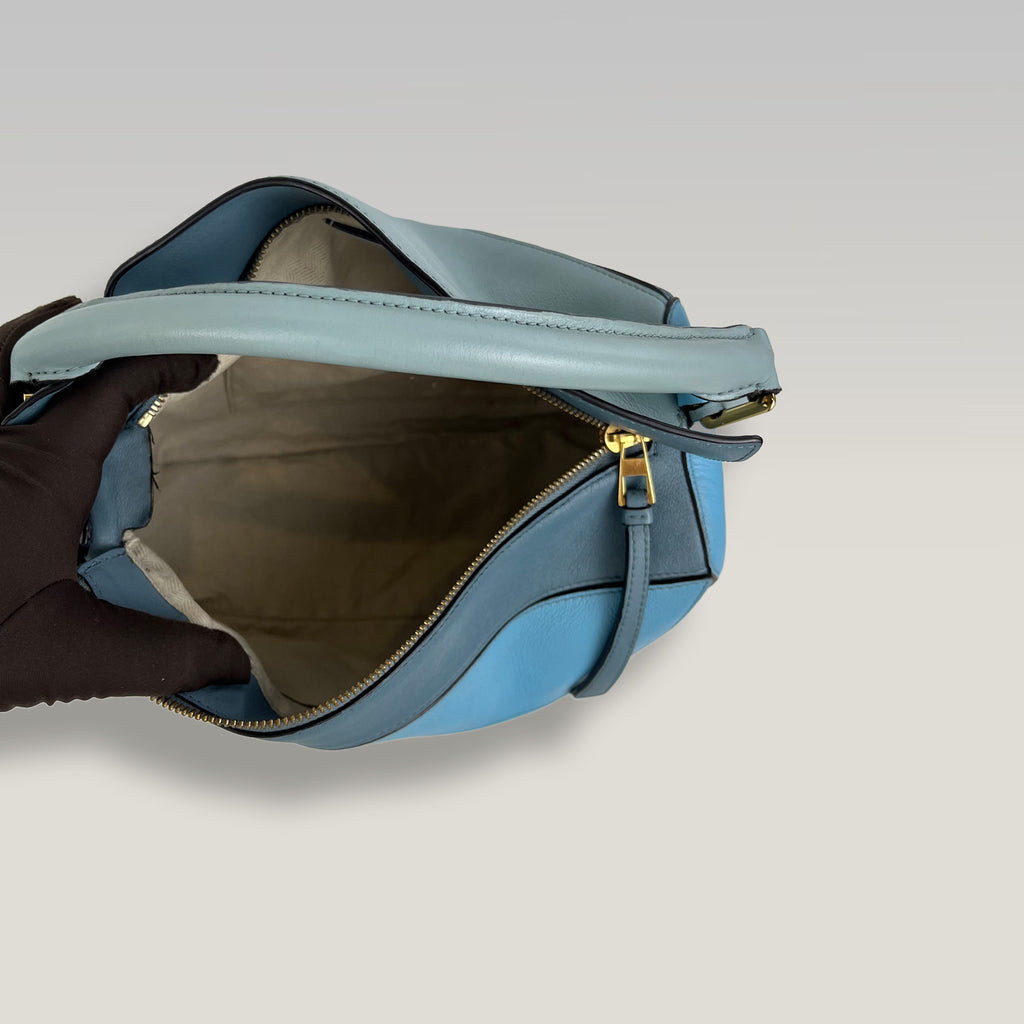 Loewe Puzzle Medium in Pelle Color Block Azzurra e Grigia con Tracolla
