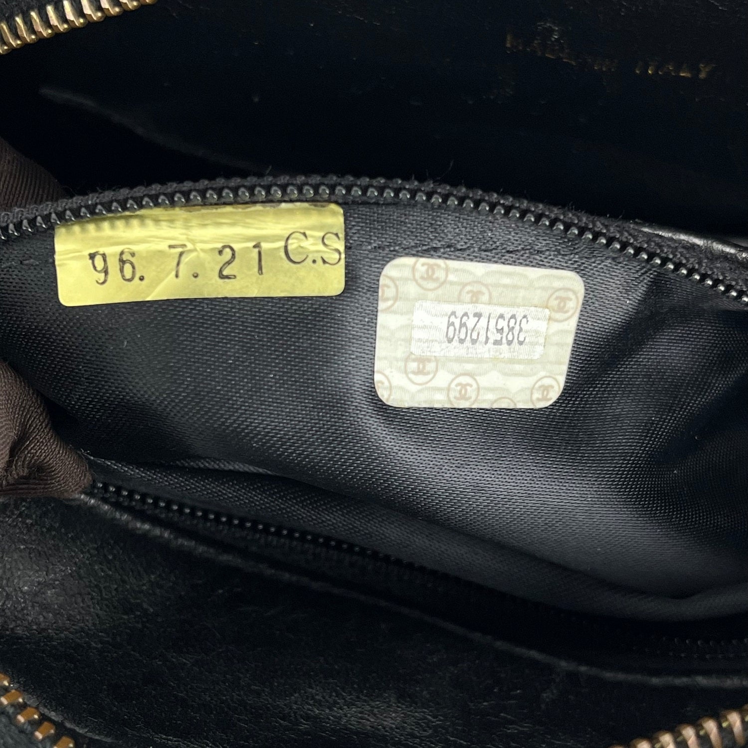 Chanel Vintage Timeless Camera Bag 20 in Pelle Verniciata Trapuntata Nera con Catena Dorata – Borsa a Spalla Donna