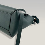 Celine Belt Bag Micro in Pelle Martellata Verde con Tracolla