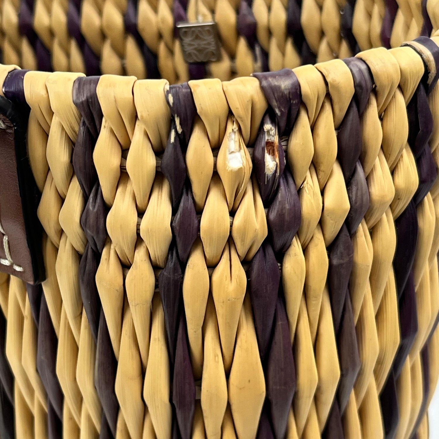 Loewe Tote Small in Rafia Intrecciata Multicolor con Finiture in Pelle Marrone