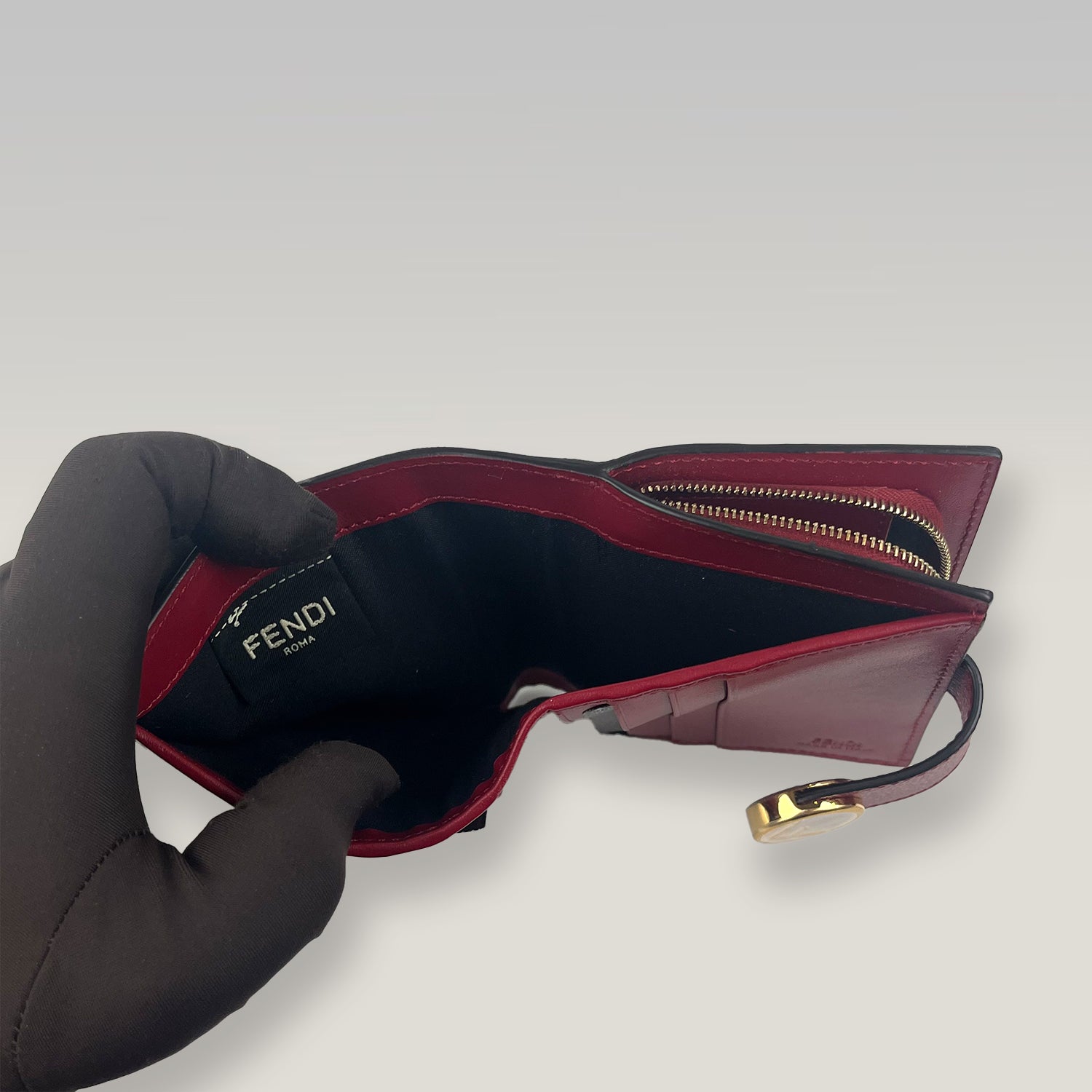 Fendi Portafoglio Bi-fold in Pelle FF Marrone e Bordeaux con Logo F