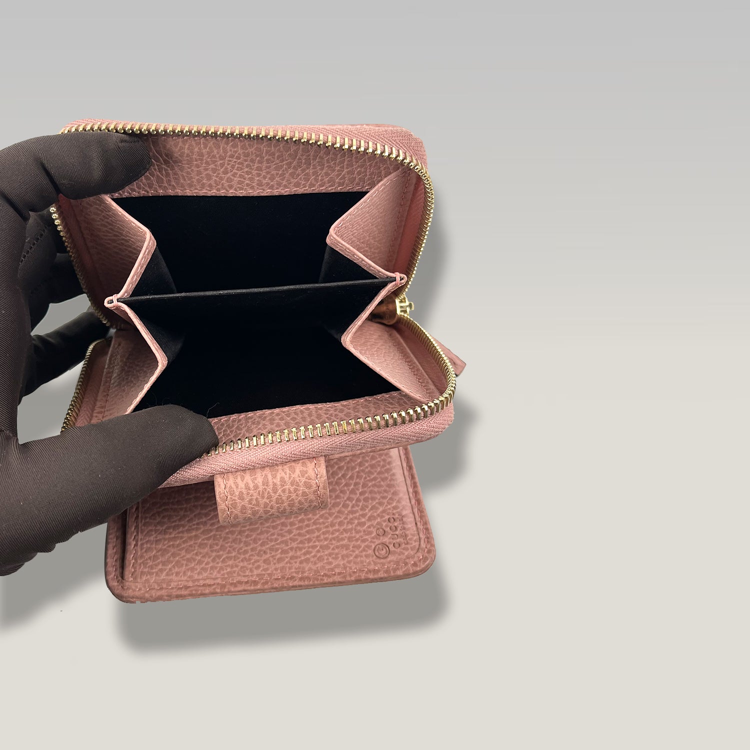 Gucci GG Supreme portafoglio corto con zip – canvas monogram e pelle rosa