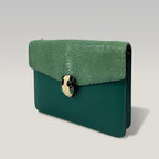 Bvlgari Serpenti Forever Pochette Verde in Pelle con Chiusura Testa di Serpente
