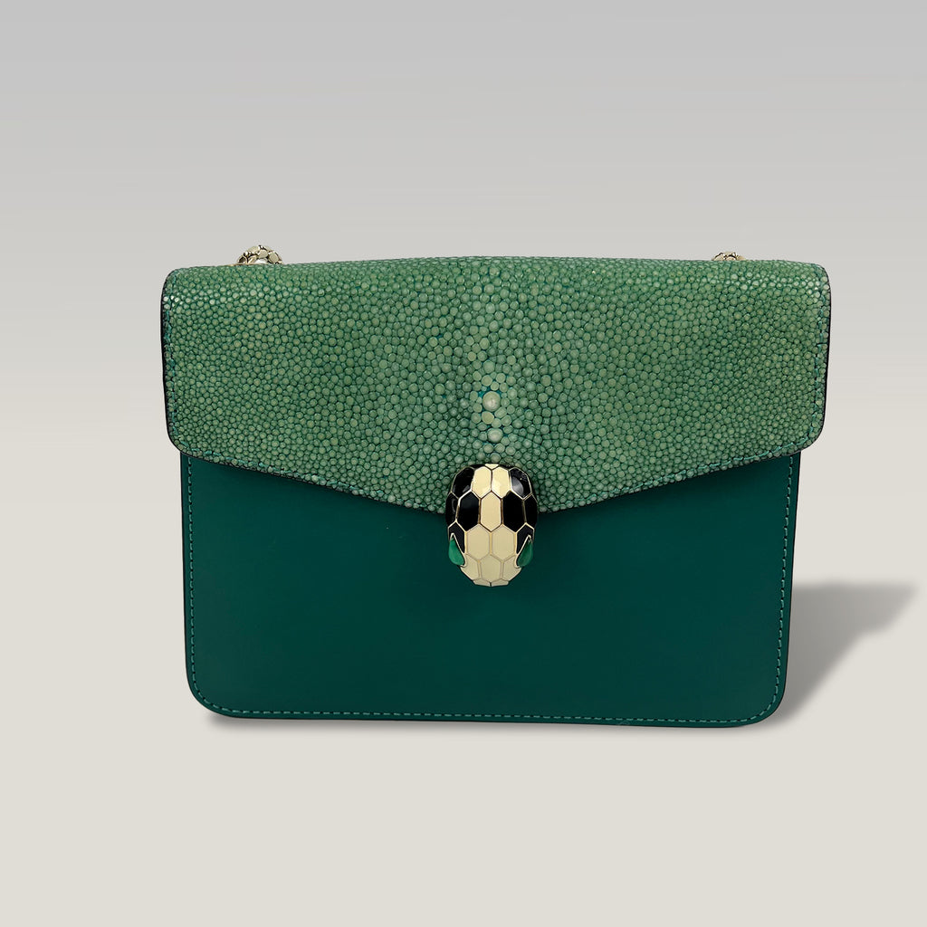 Bvlgari Serpenti Forever Pochette Verde in Pelle con Chiusura Testa di Serpente