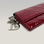 Dior Lady Dior borsa rossa in vernice con trapuntatura Cannage e catena argento