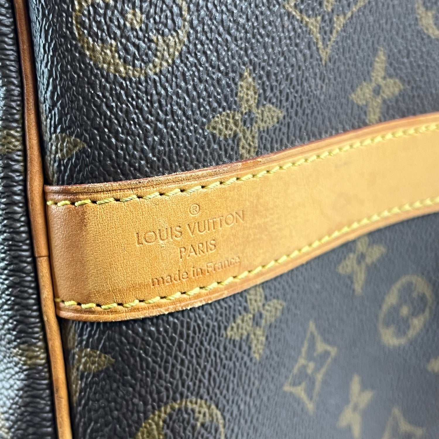 Louis Vuitton Keepall 50 Bandoulière Monogram Canvas Travel Bag
