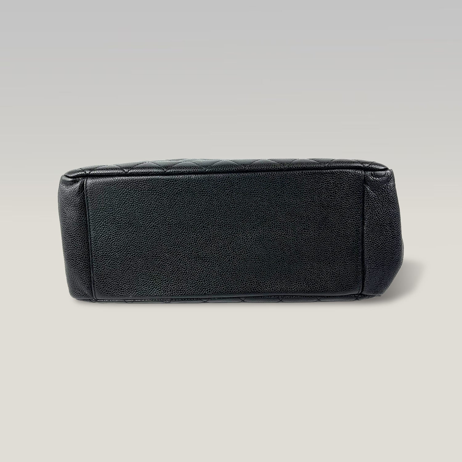 Chanel Grand Shopping Tote GST in Pelle Nera Trapuntata con Logo CC e Catena Dorata