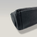 Chanel Grand Shopping Tote GST in Pelle Nera Trapuntata con Logo CC e Catena Dorata