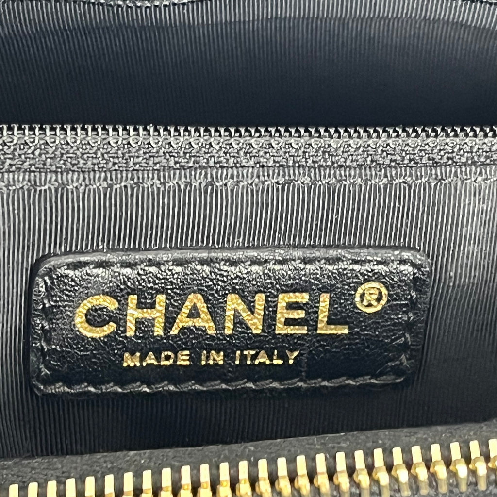 Chanel Grand Shopping Tote GST in Pelle Nera Trapuntata con Logo CC e Catena Dorata