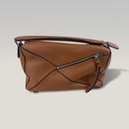 Loewe Puzzle Media in Pelle Marrone con Manico Superiore e Tracolla – Borsa a Mano e a Tracolla