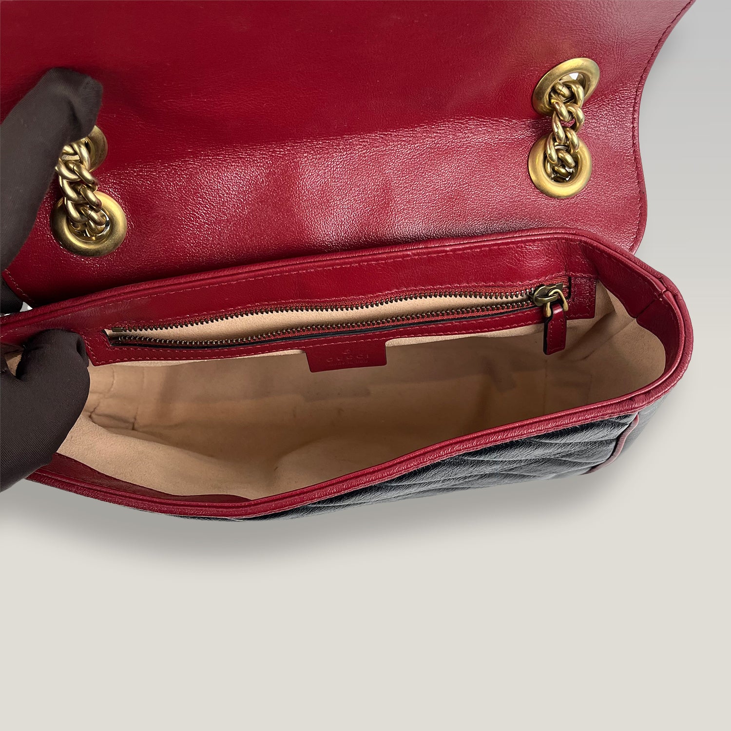 Gucci GG Marmont Medium Shoulder Bag in Pelle Matelassé Nera