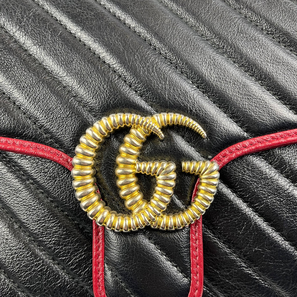 Gucci GG Marmont Medium Shoulder Bag in Pelle Matelassé Nera