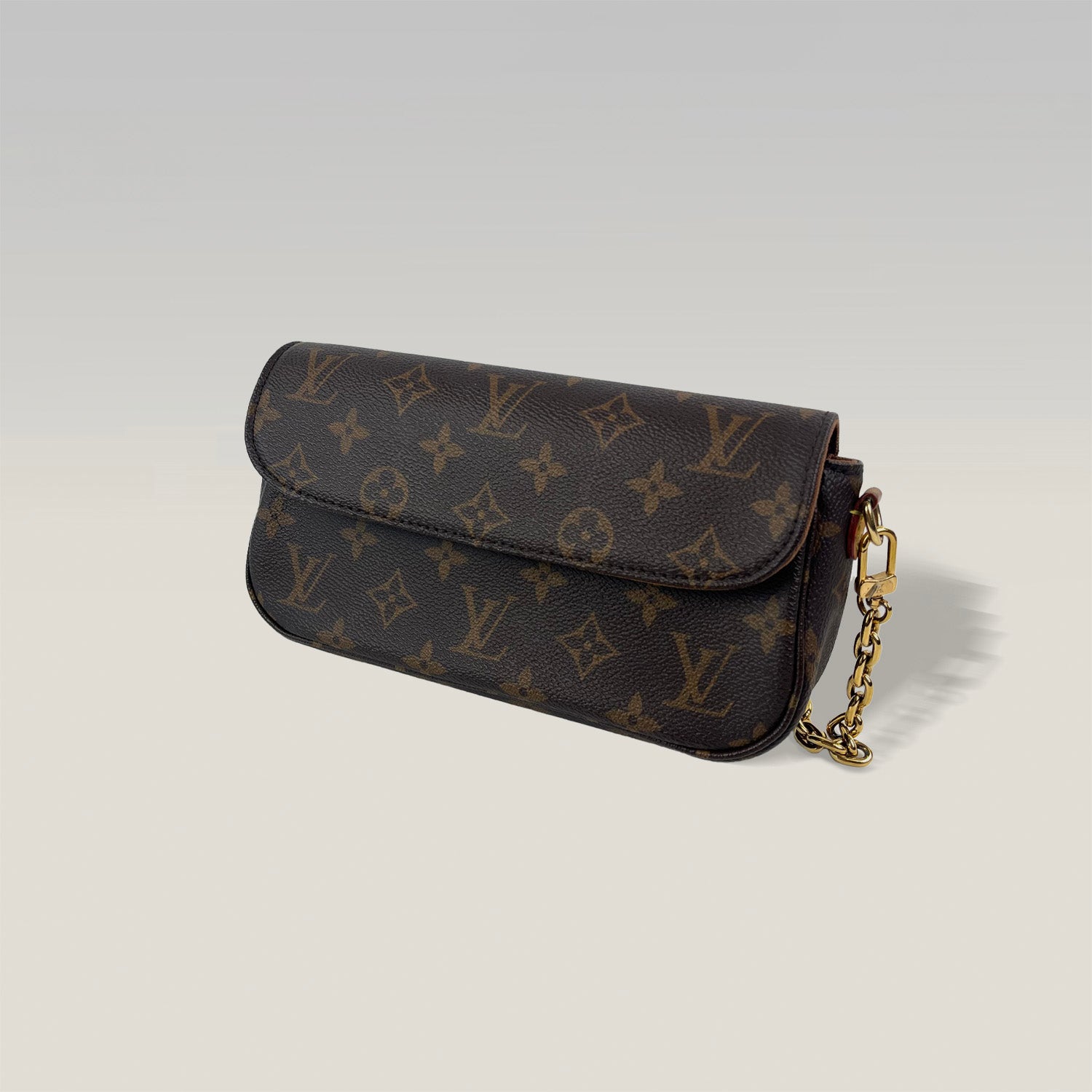 Louis Vuitton Ivy Monogram con catena – versione con chip NFC