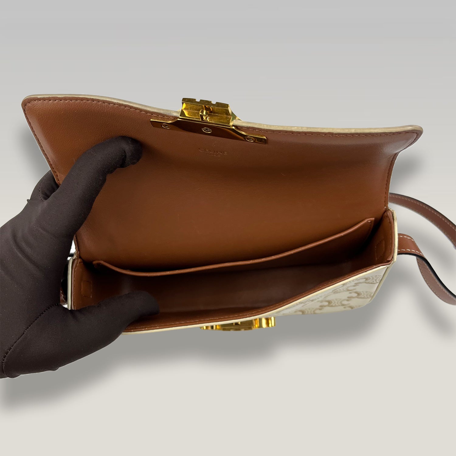 Celine Triomphe Borsa a Spalla in Tela Macadam Bianca con Chiusura Dorata