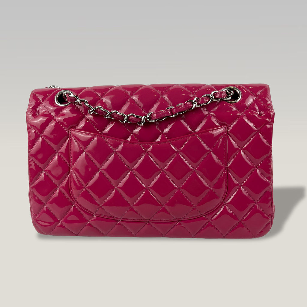 Chanel Borsa a Spalla Matelassé in Pelle Verniciata Rosa con Catena Argentata