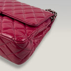 Chanel Borsa a Spalla Matelassé in Pelle Verniciata Rosa con Catena Argentata