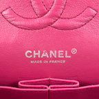 Chanel Borsa a Spalla Matelassé in Pelle Verniciata Rosa con Catena Argentata