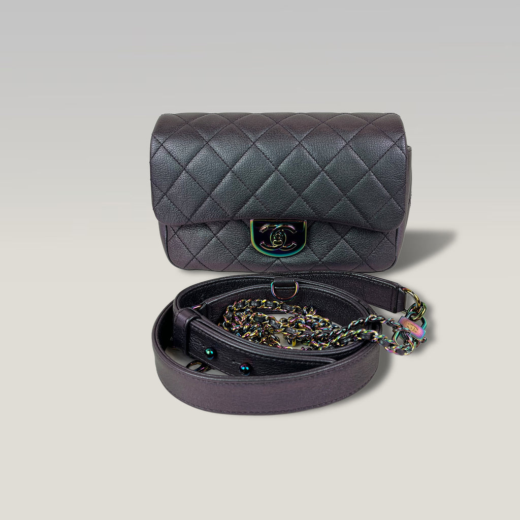 Chanel Borsa a Spalla in Pelle Trapuntata Viola Metallizzato con Chiusura CC Iridescente