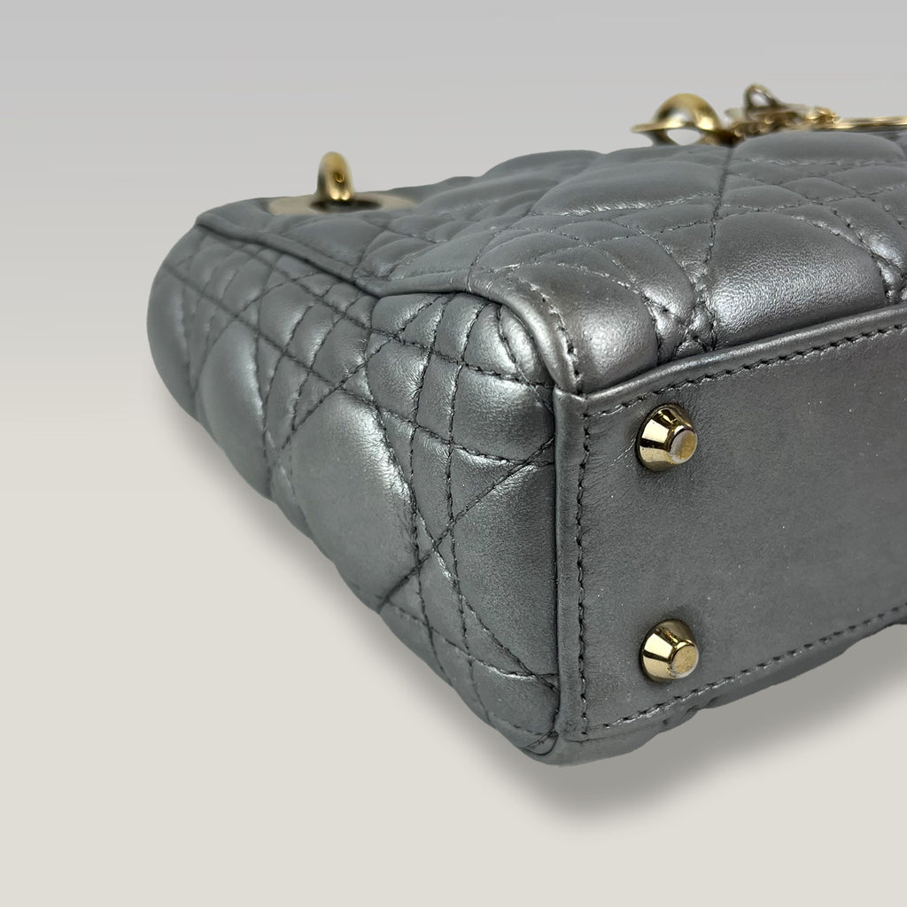 Dior Lady Dior Mini in Pelle Cannage Grigio Metallizzato con Hardware Dorato