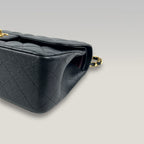 CHANEL Classic Flap Jumbo Nera in Pelle Caviar Trapuntata con Hardware Dorato e Card di Autenticità