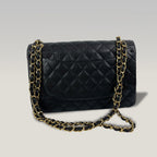 CHANEL Classic Flap Jumbo Nera in Pelle Caviar Trapuntata con Hardware Dorato e Card di Autenticità