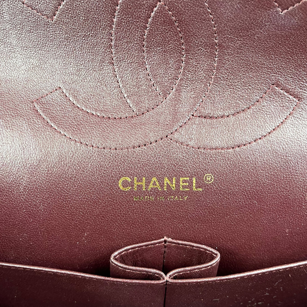 CHANEL Classic Flap Jumbo Nera in Pelle Caviar Trapuntata con Hardware Dorato e Card di Autenticità