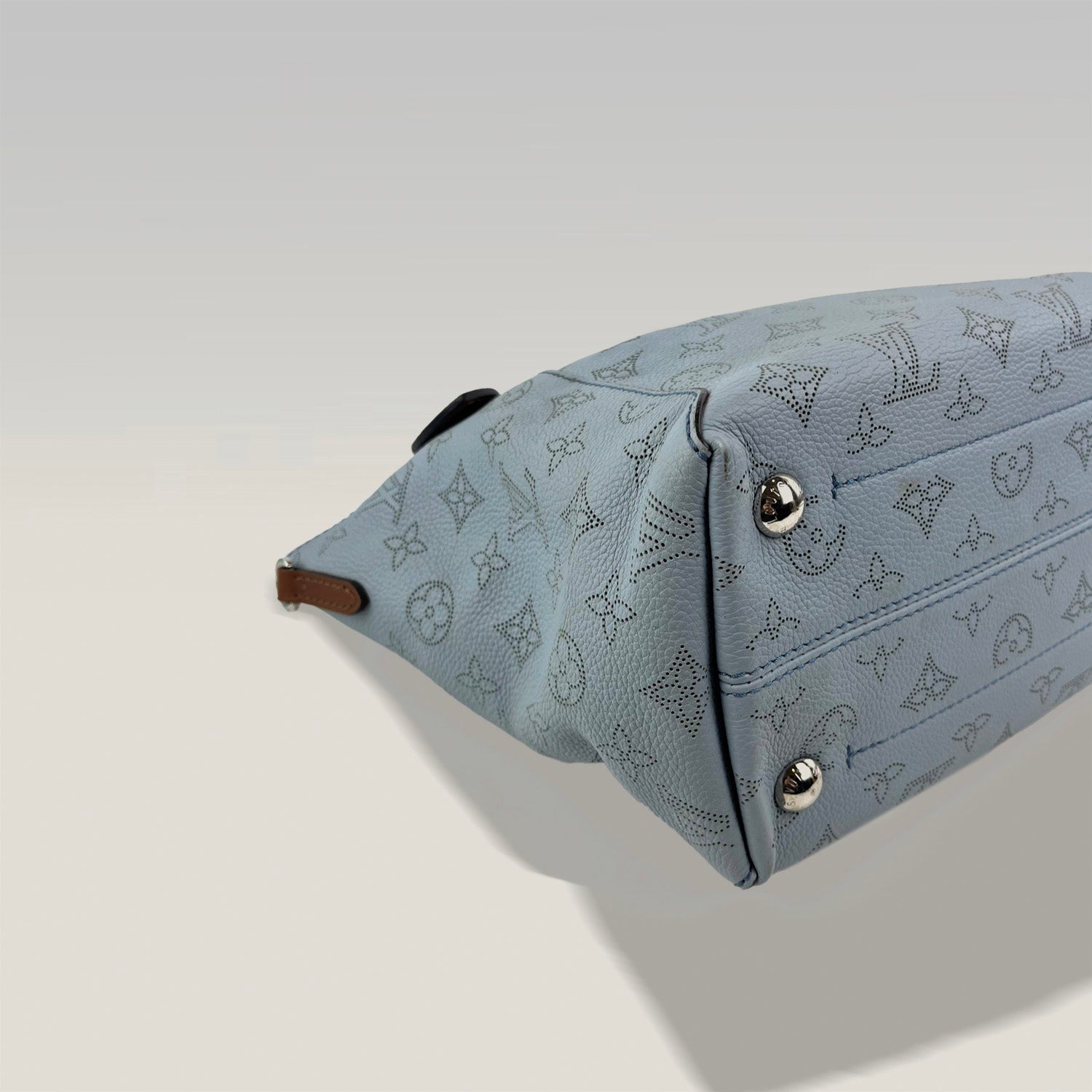 Louis Vuitton Mahina Borsa a Mano Blu – Pelle traforata
