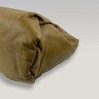 Bottega Veneta Shoulder Pouch Large in Pelle Nappa Verde Oliva – Borsa Hobo Morbida Donna 38 cm