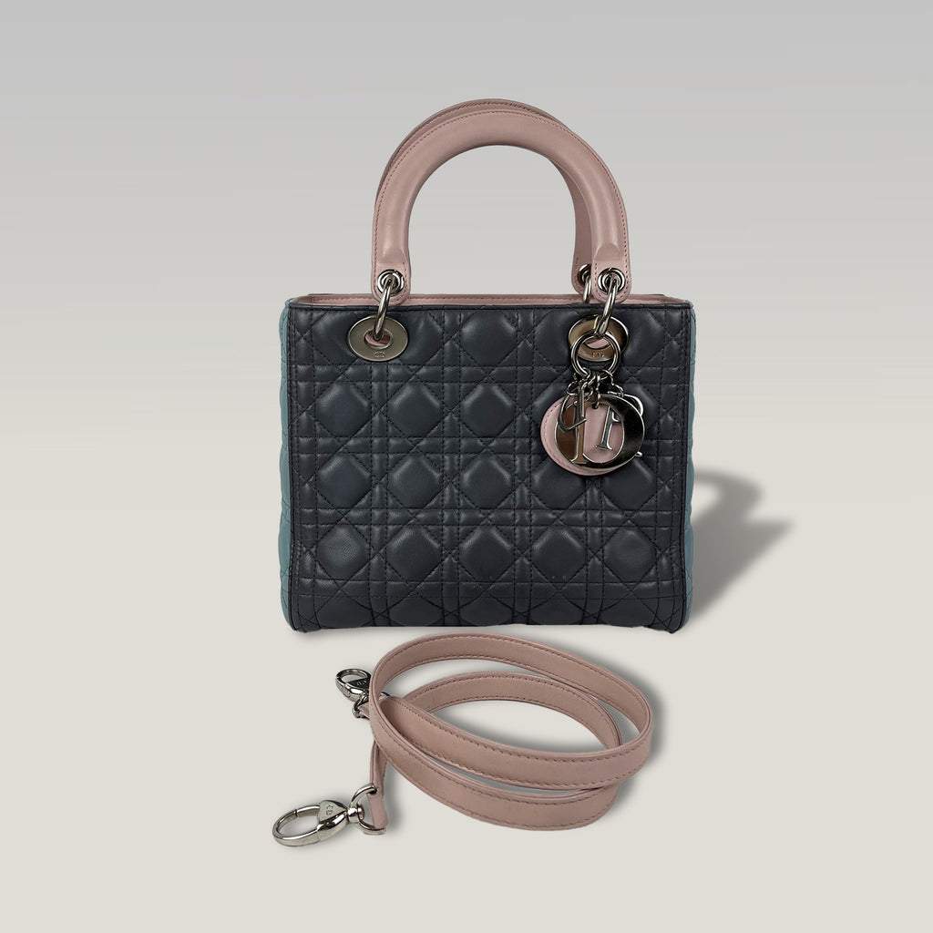 Dior Lady Dior Medium in Pelle Cannage Sfumata Nera e Azzurra con Dettagli Rosa
