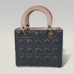 Dior Lady Dior Medium in Pelle Cannage Sfumata Nera e Azzurra con Dettagli Rosa