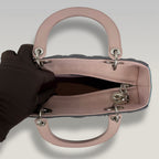 Dior Lady Dior Medium in Pelle Cannage Sfumata Nera e Azzurra con Dettagli Rosa