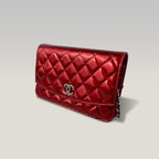 Chanel WOC Rossa in Vernice Matelassé con Hardware Argentato – Con Card di Autenticità
