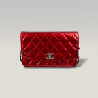 Chanel WOC Rossa in Vernice Matelassé con Hardware Argentato – Con Card di Autenticità
