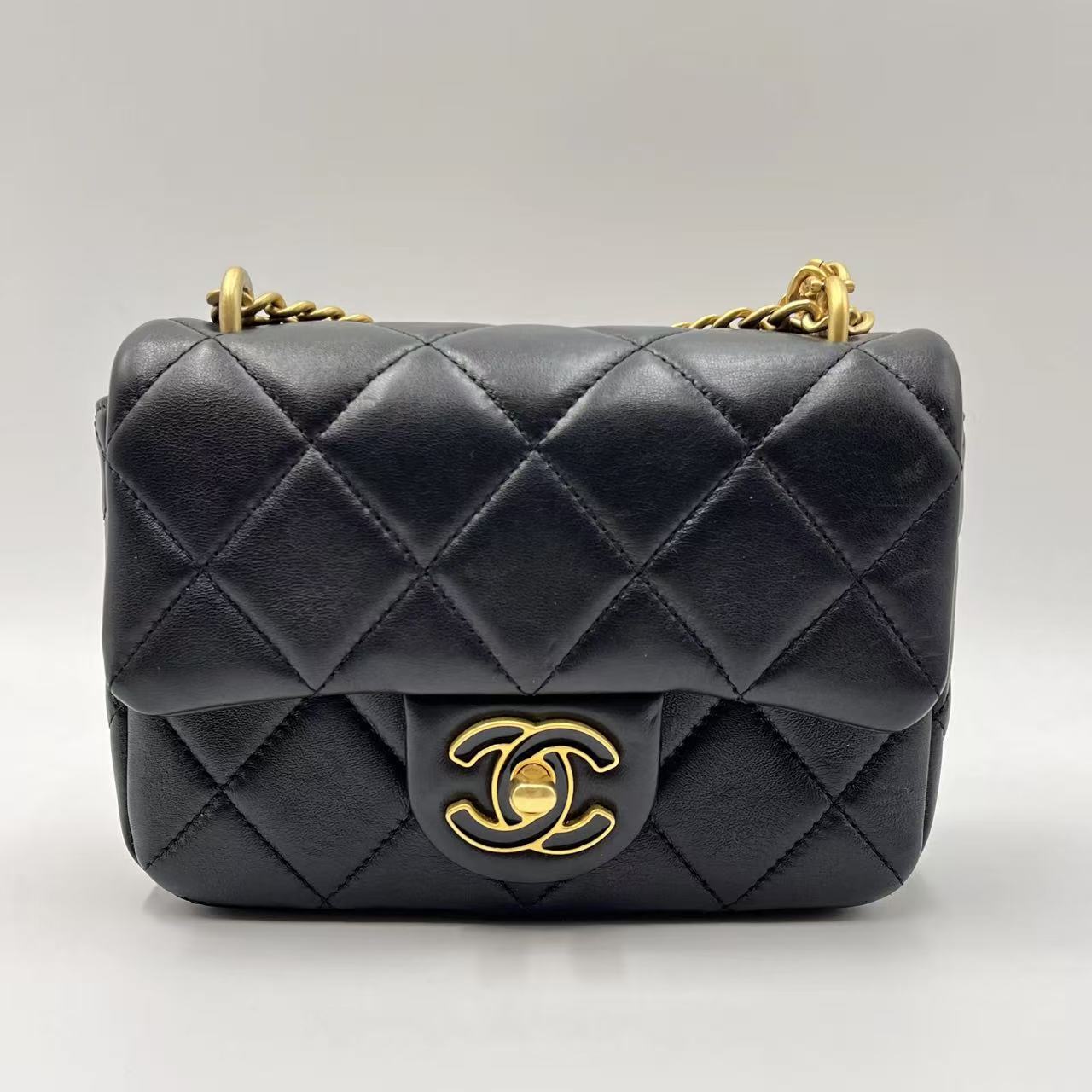 Chanel Classic Flap nero in pelle di agnello trapuntata