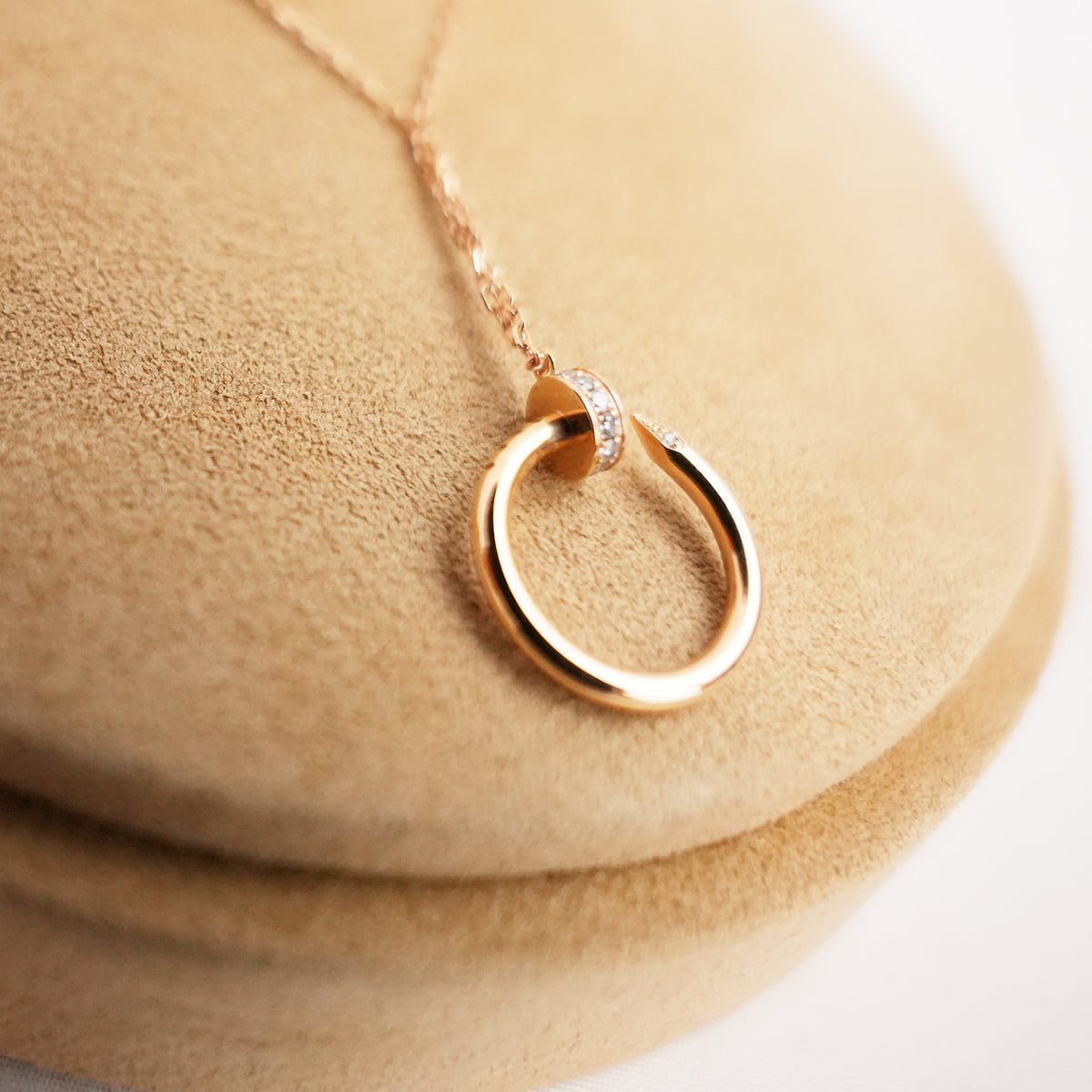 Cartier Juste un Clou Collana con Pendente in Oro Rosa 18K e Diamanti