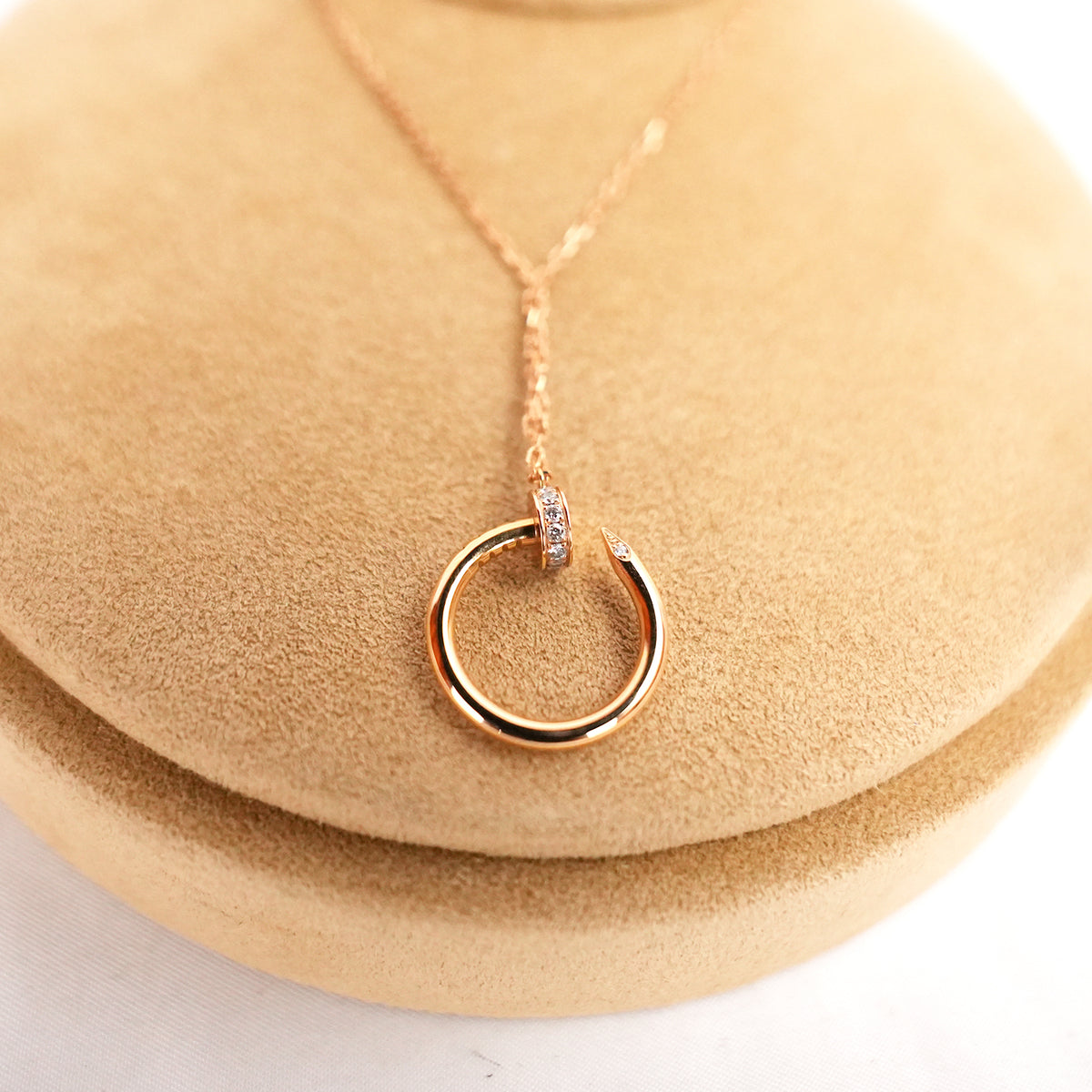 Cartier Juste un Clou Collana con Pendente in Oro Rosa 18K e Diamanti